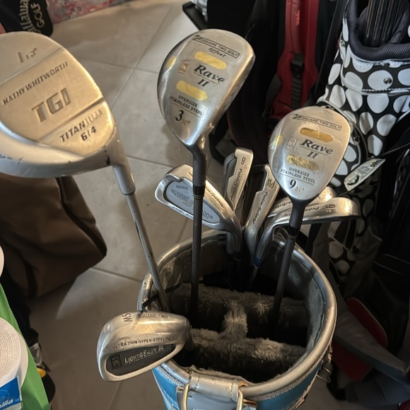 womans golf set 10 pc in right hand 
Graphite shafts in L - Picture 11 of 15